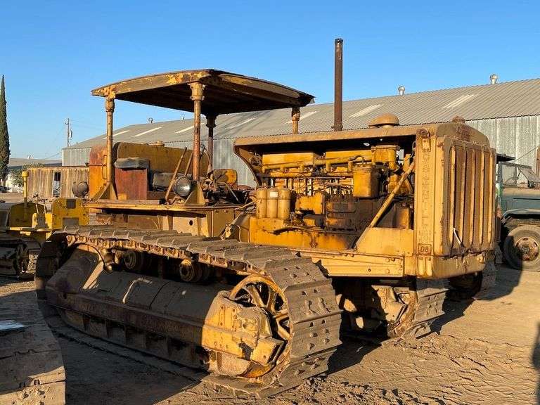Caterpillar D8 image