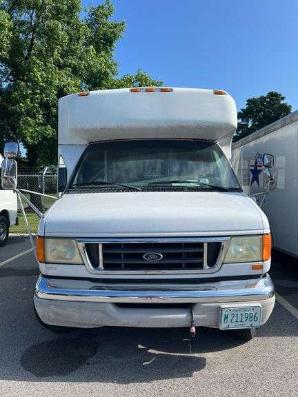 2003 Ford E-450 Super Duty