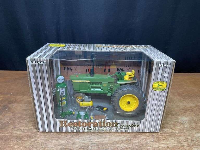 1/16 John Deere 4020 Restoration NIB Ertl image