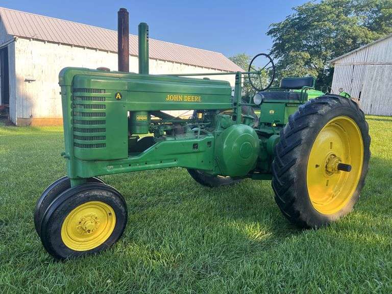 John Deere Late Styled Model A image
