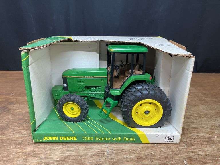 1/16 John Deere 7800 Collector NIB Ertl image