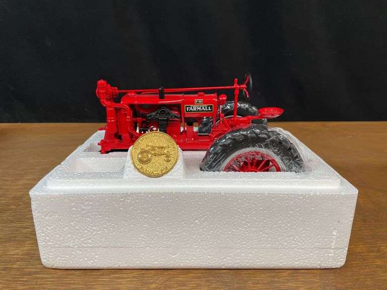 1/16 Farmall F20 Precision NIB Ertl