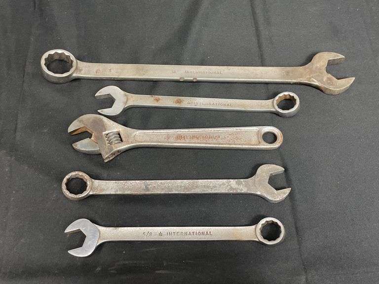 (5) IH Wrenches