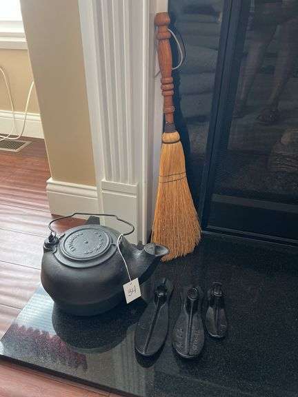 Cast Iron Kettle and Cobble Shoe Forms image