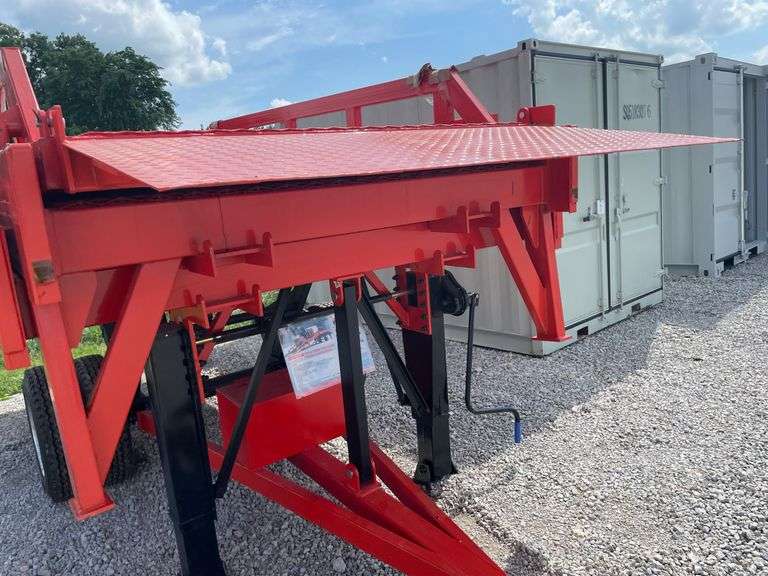 Three-Sided Telescopic Mobile Loading Ramp