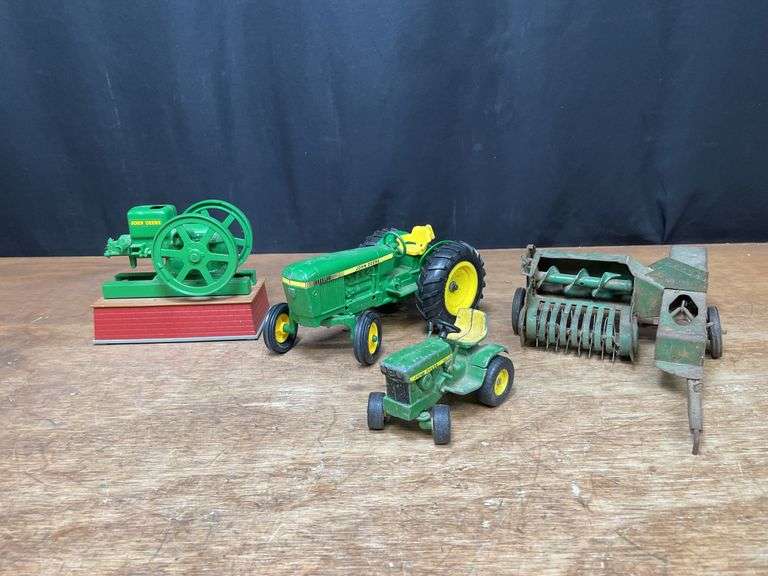 (4) John Deere 2040, L&G, Baler, Engine image