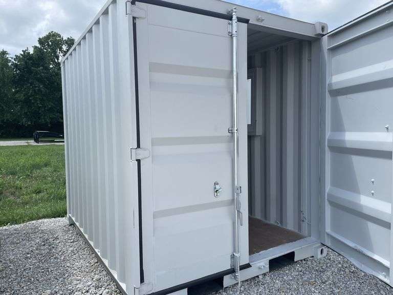 10 FT shipping container image