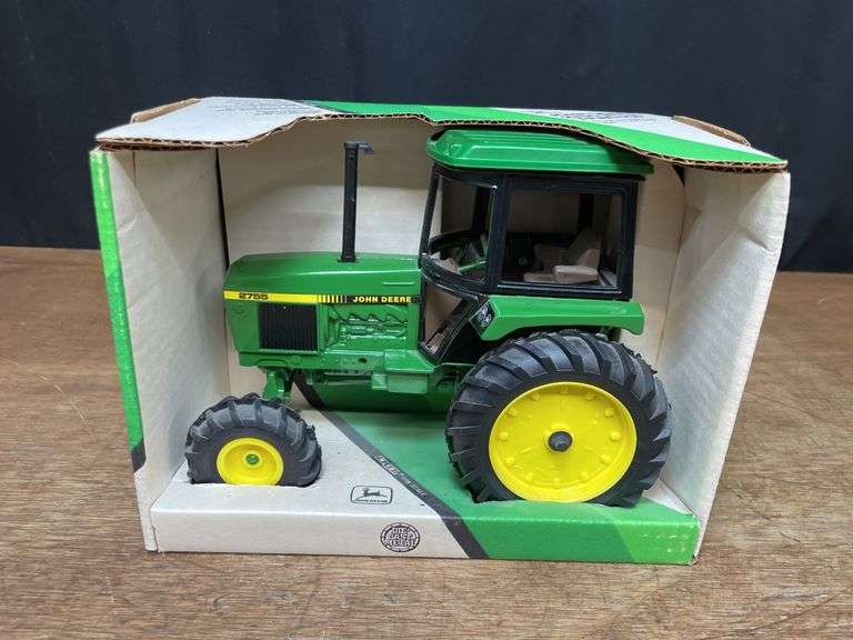 1/16 John Deere 2755 NIB Ertl image