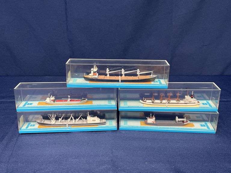 (5) 1/1250 Hansa Freighter Ship Models Conrad image