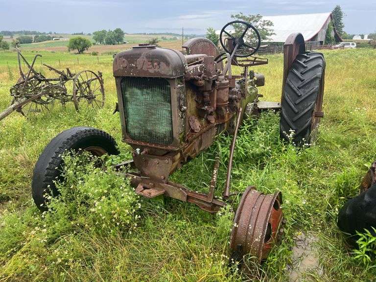 Oliver 80 Parts Tractor image