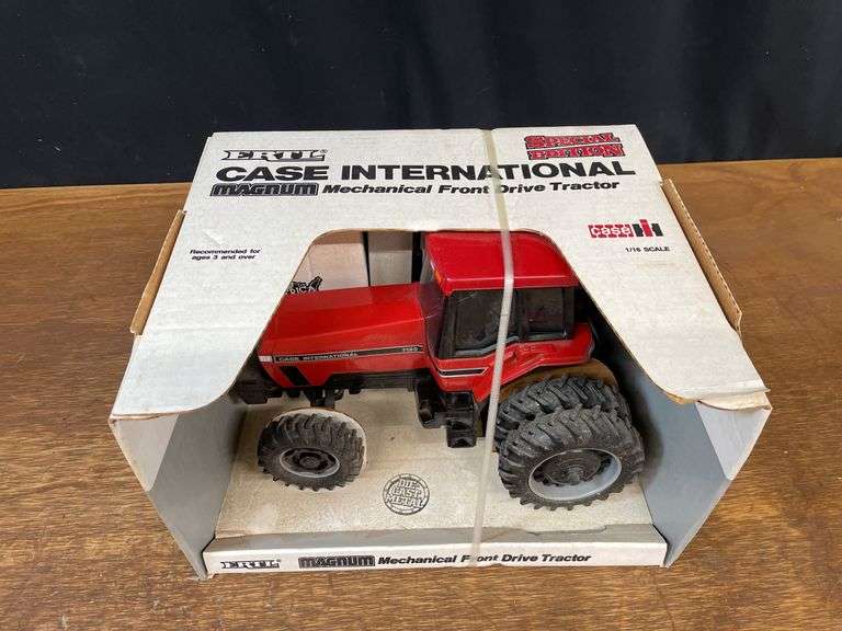 1/16 Case-IH Magnum 7150 Special Edition NIB Ertl