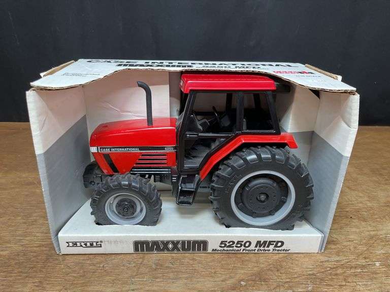 1/16 Case-IH Maxxum 5250 NIB Ertl image
