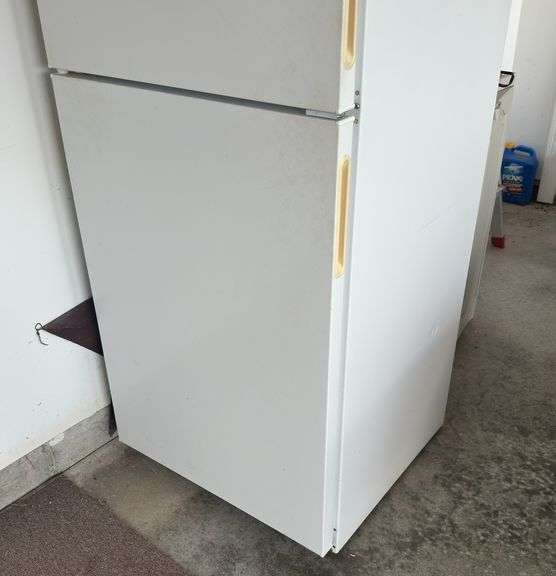 Working Garage Fridge