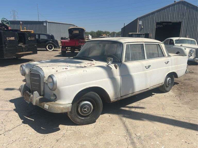 Mercedes Benz 190D image