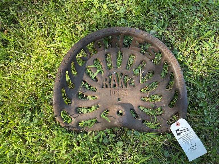 Plano Rake Seat image