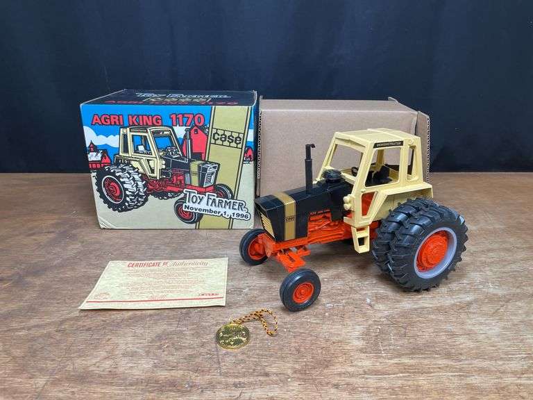 1/16 Case 1170 Demonstrator 1996 NFTS NIB Ertl image