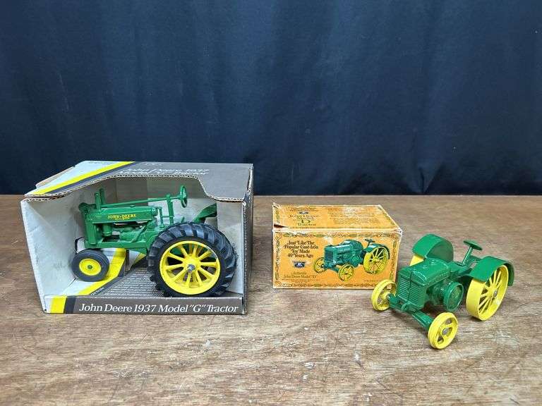 (2) 1/16 John Deere G + D NIB Ertl image