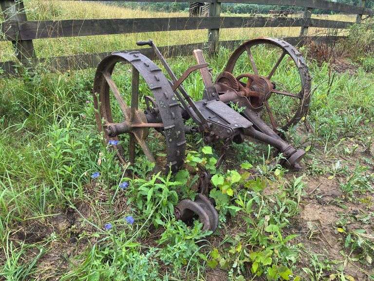 Massey Harris No. 33 Sickle Mower image