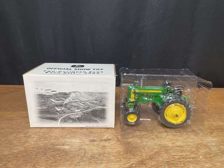 1/16 John Deere 420V 2003 2 Cylinder NIB Ertl image