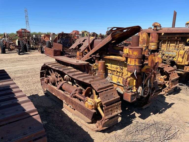 Caterpillar D4 image
