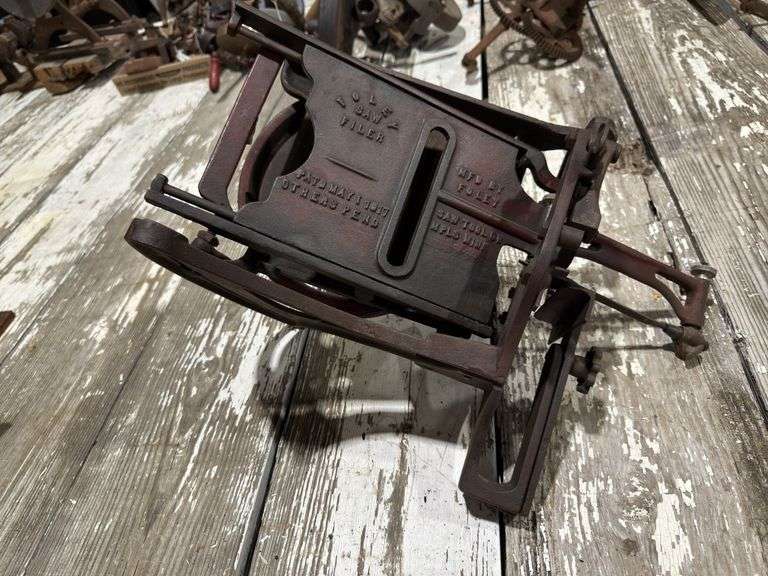 Foley Saw Filler image