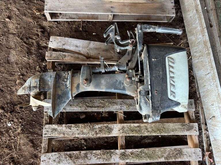 Oliver Outboard Model J Motor image