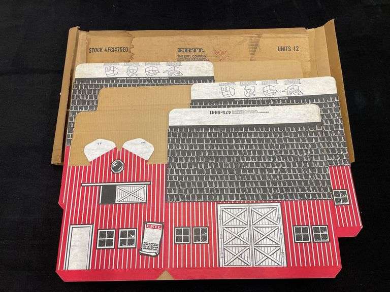 (3) 1/16 IH Cardboard Barn Ertl image