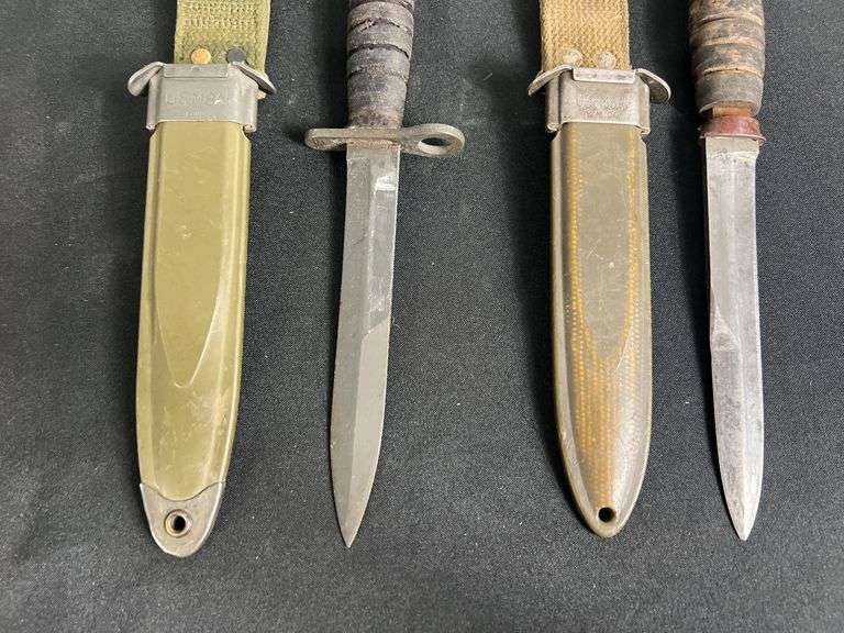 (2)-US M4 Bayonets w/M8A1 Scabbards