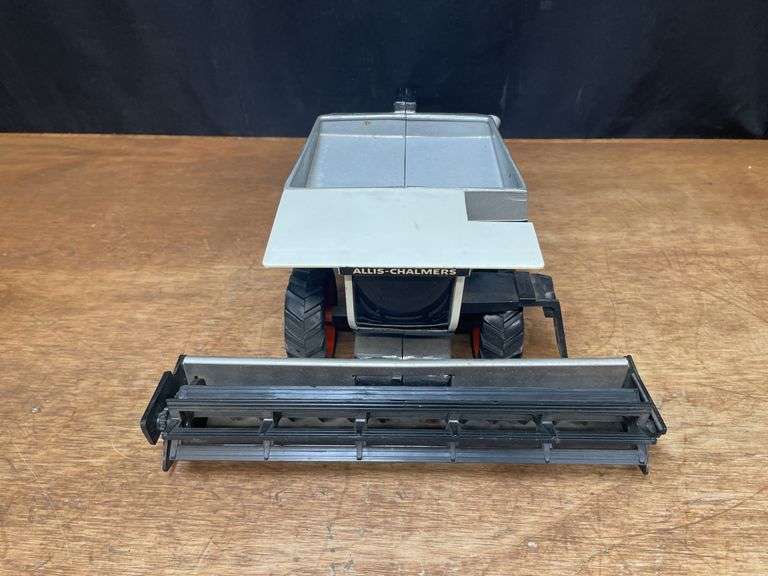 1/24 AC Gleaner N6 Combine SM
