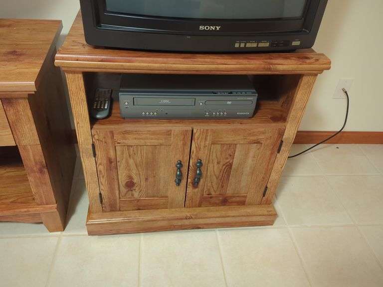TV Cabinet, Side Table and Lamp Lot