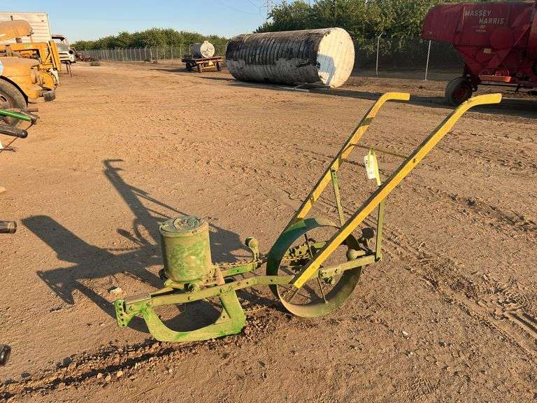 John Deere 1 Row Planter image