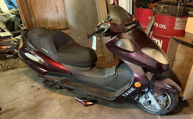 Urban Touring 250 Moped