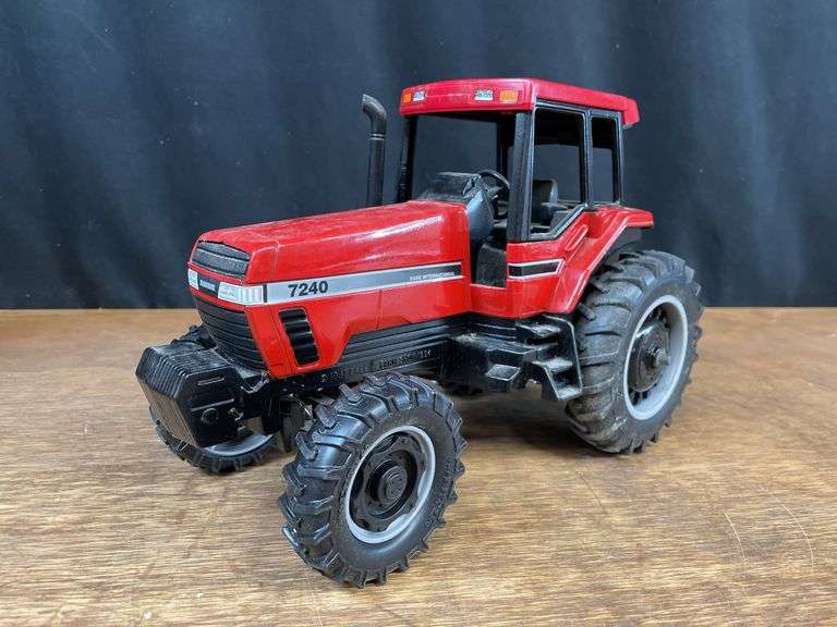 1/16 Case-IH Magnum 7240 1994 Farm Show NIB Ertl