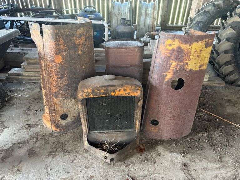 Minneapolis Moline Sheet Metal and Fuel Tank image