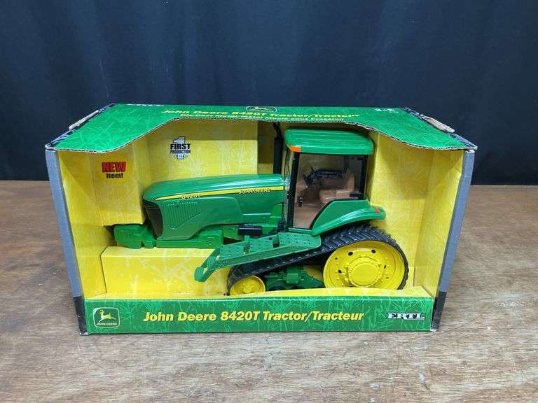 1/16 John Deere 8420T NIB Ertl image