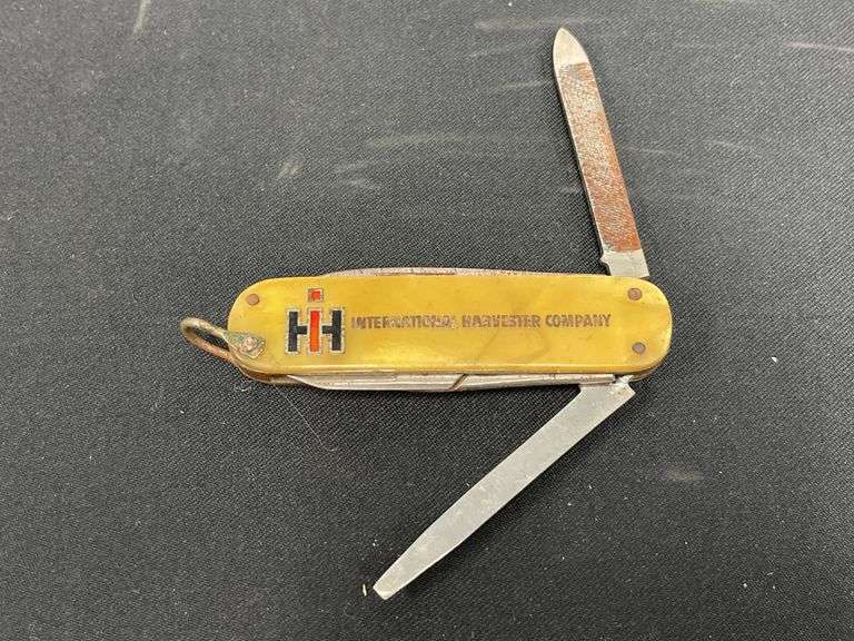 IH Pocket Knife