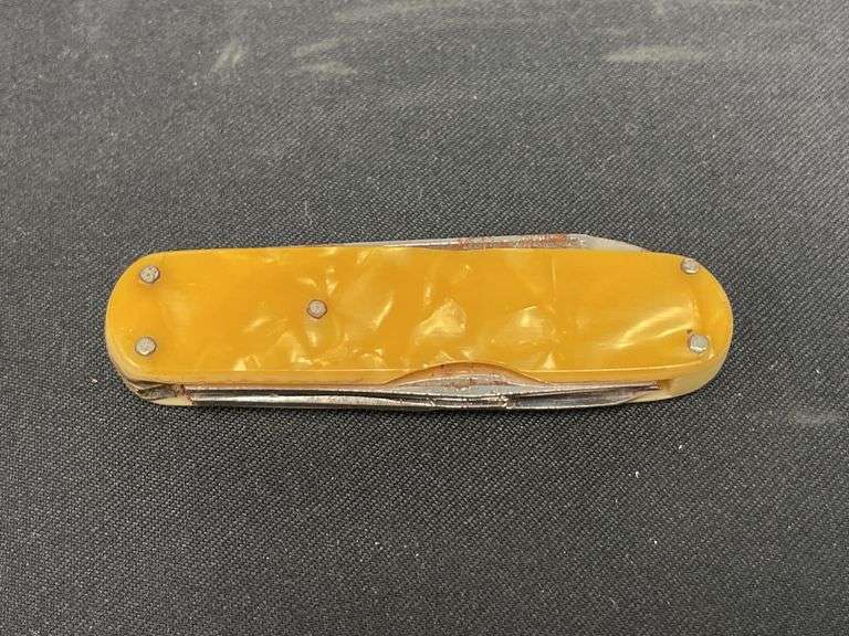 IH Pocket Knife