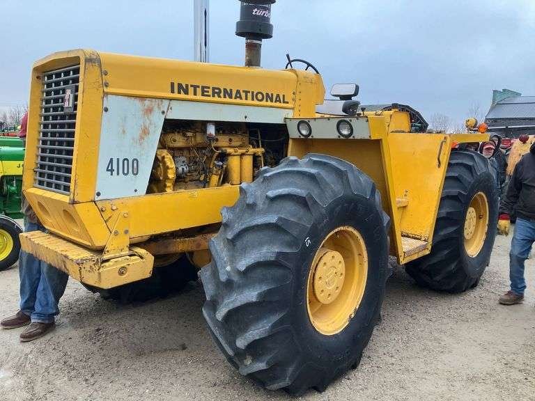 IH 4100 4WD image