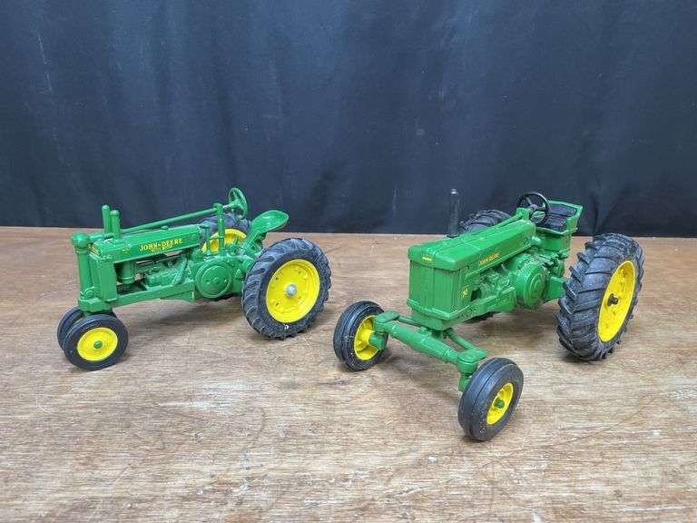 (2) 1/16 John Deere G + 70 Ertl image