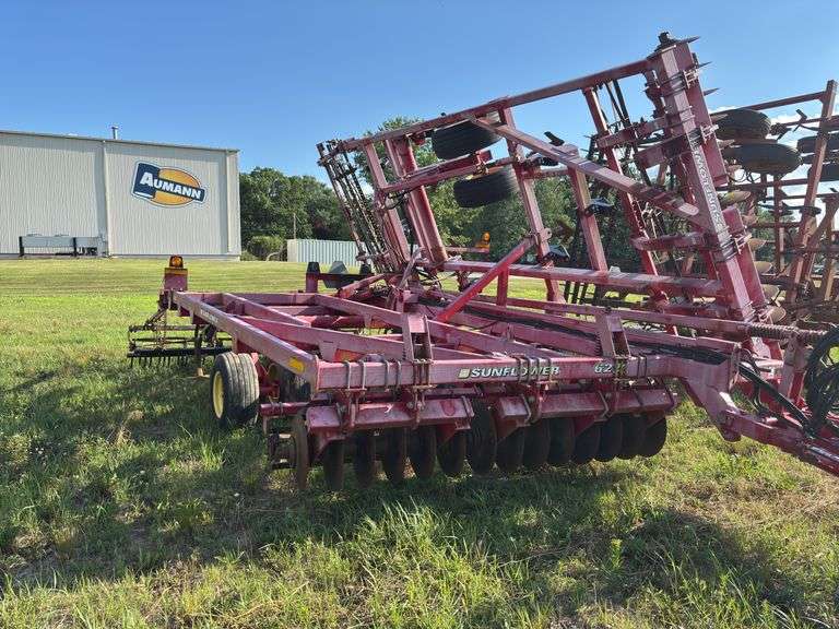 Sunflower 6221 Field Cultivator 17'