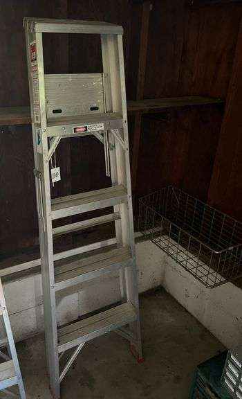 5’ Aluminum Ladder & Wire Basket image
