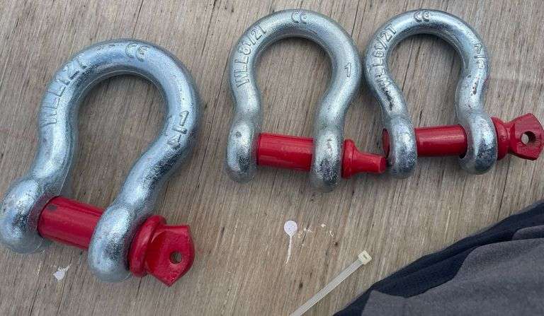 (3) Pins and Clevis image