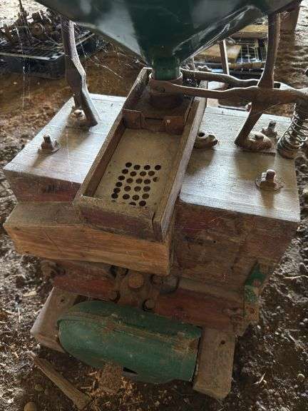 Feed Grinder