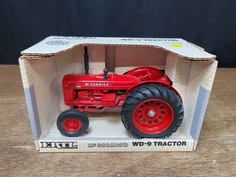 1/16 McCormick WD-9 NIB Ertl image