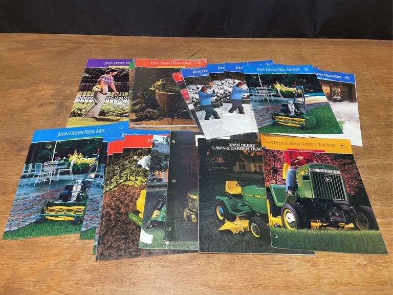 John Deere L&G Sales Literature image