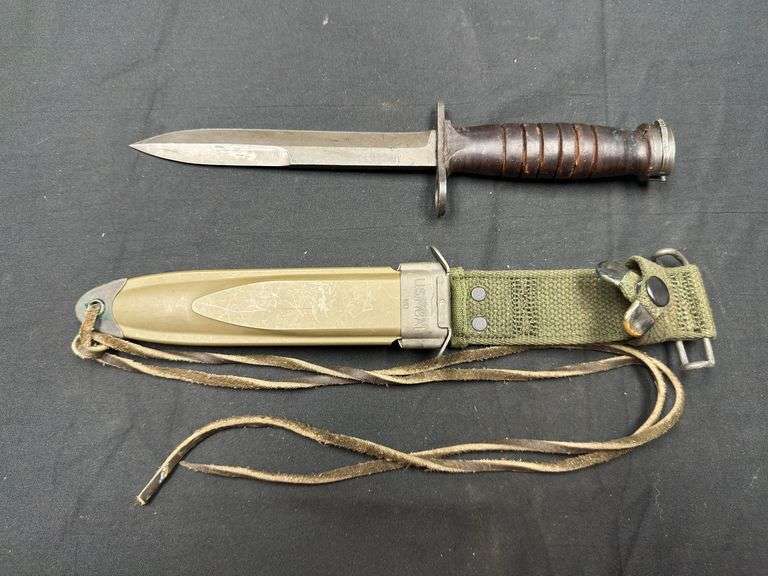 US Utica M4 Bayonet w/M8A1 Scabbard image