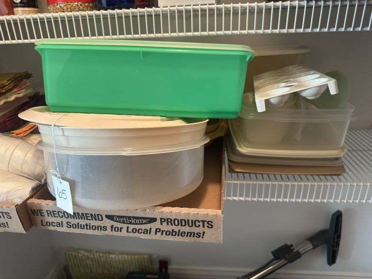 Assorted Plastic Containers/Tupperware image