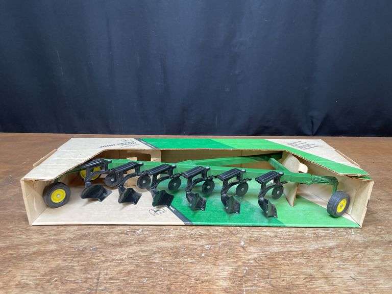 1/16 John Deere 6 bottom Plow NIB Ertl image
