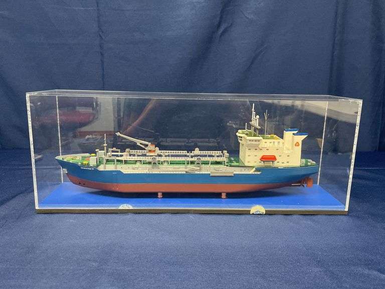 Geopotes 14 Trailing Suction Hopper Dredger Model image