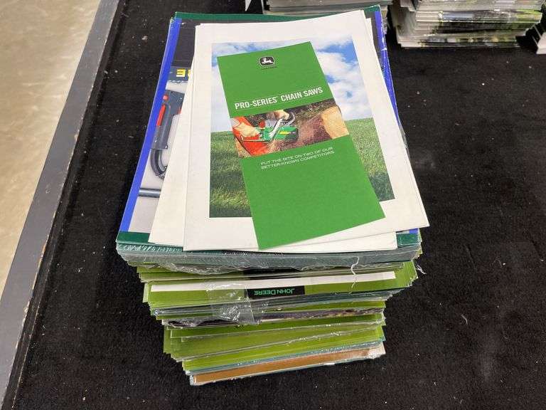John Deere L&G Sales Literature image